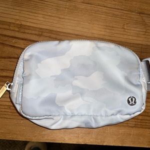 White camo belt bag lululemon